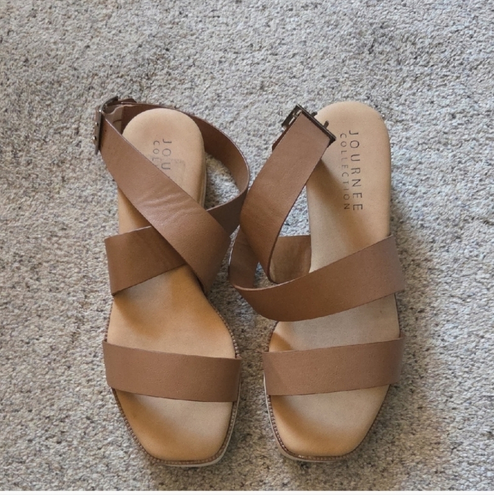 Nwot Journee Brown Sanflas Sz, 8.5